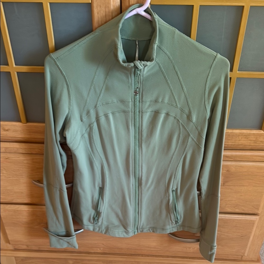 Lululemon define Green Jacket